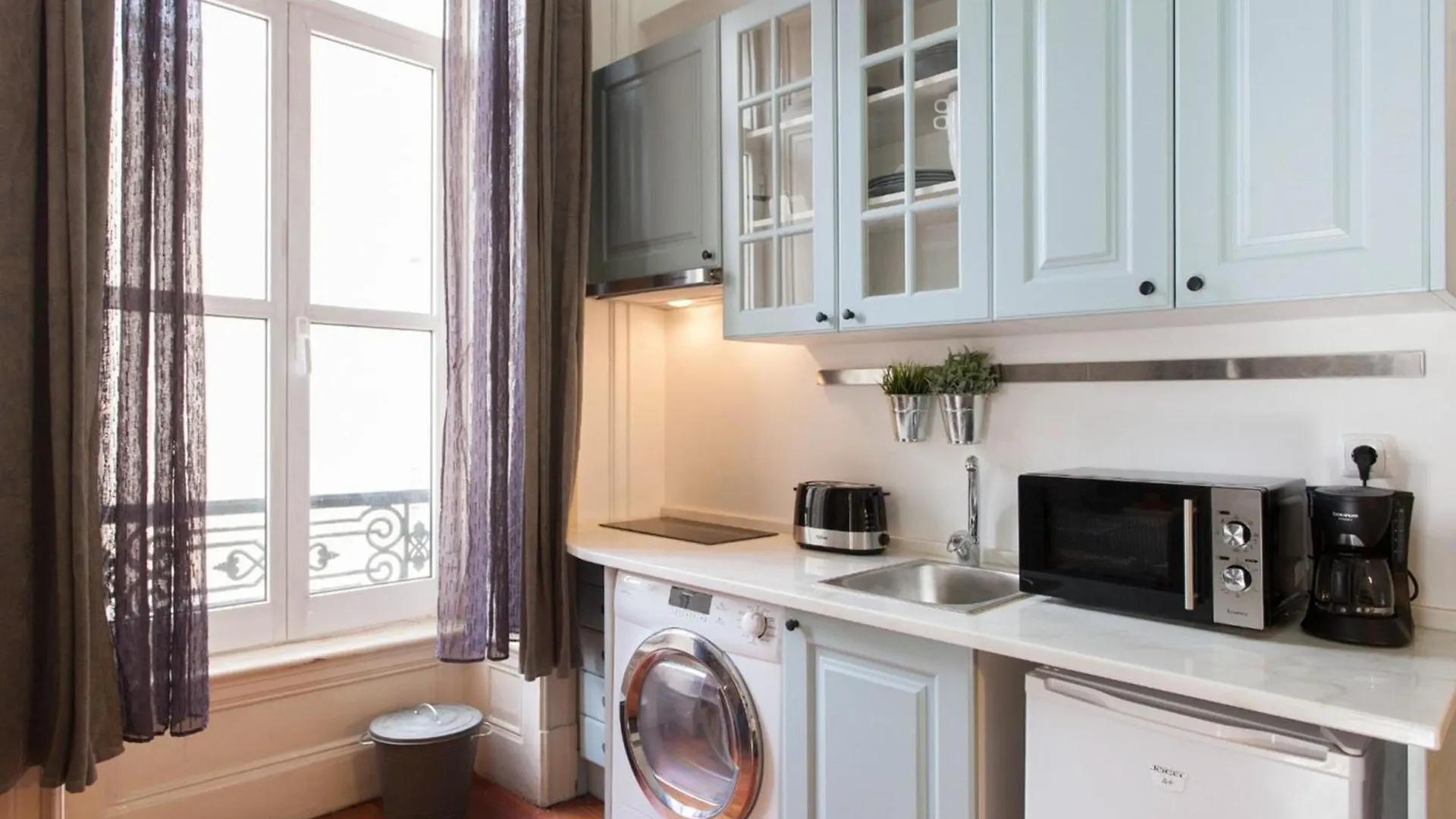 1 Bedroom Apartment Located Heart Of Lisbon City