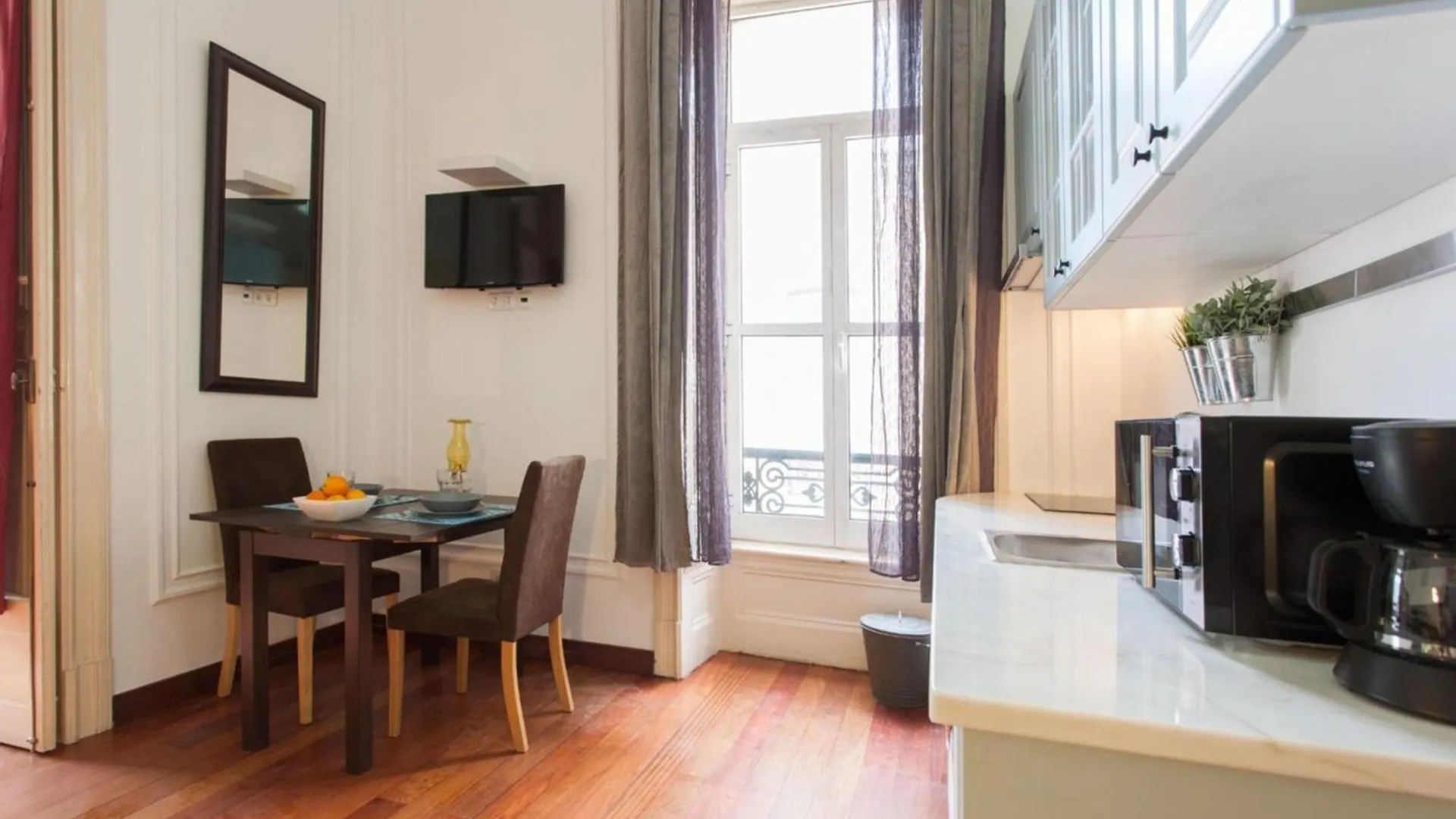 1 Bedroom Apartment Located Heart Of Lisbon City