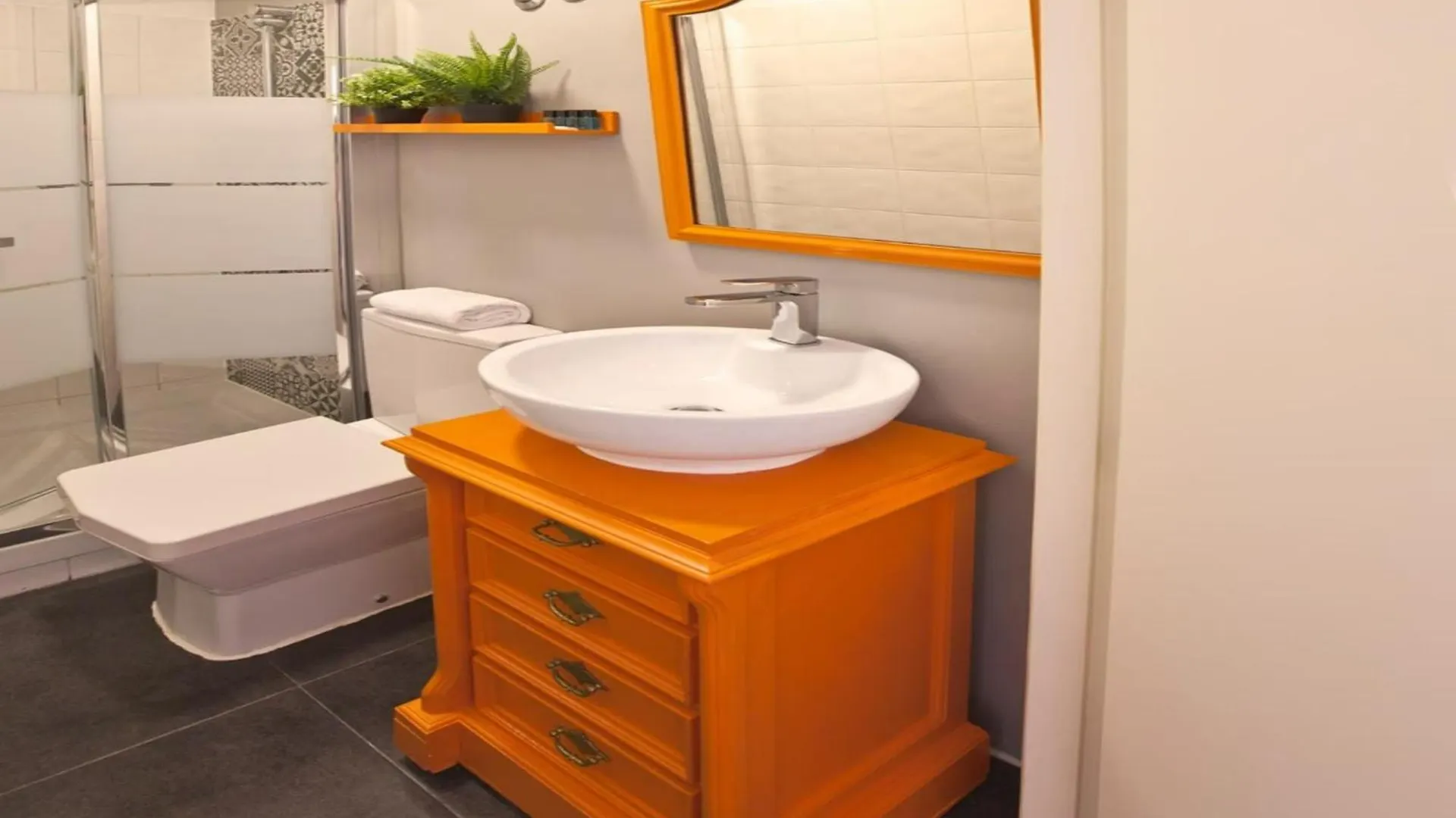1 Bedroom Apartment Located Heart Of Lisbon City