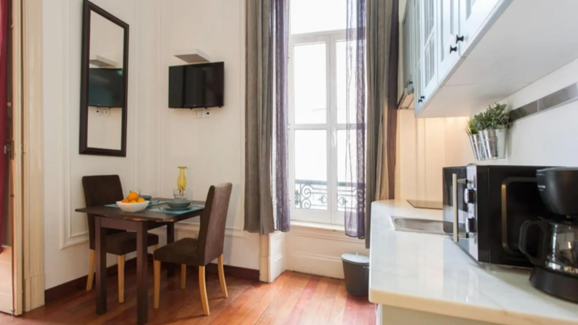 1 Bedroom Apartment Located Heart Of Lisbon City